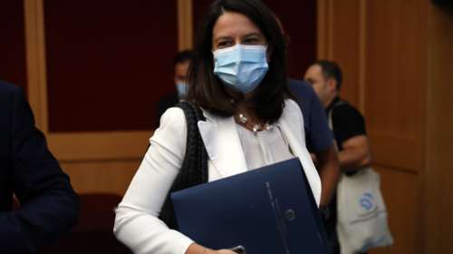 Κεραμέως για το φιάσκο με τις μάσκες: Θα δοθούν μιας χρήσης στους μαθητές μέχρι να αποκατασταθεί το λάθος