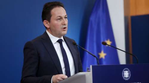 Πέτσας: Οι &quot;μάσκες- αλεξίπτωτα&quot; ήταν μια ανορθογραφία που διορθώθηκε - Συλλογική η ευθύνη