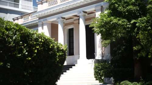 Αιχμές ΣΥΡΙΖΑ-ΚΙΝΑΛ: Ζητούν άμεση ενημέρωση από την κυβέρνηση για τη τριμερή με Τουρκία - Γερμανία