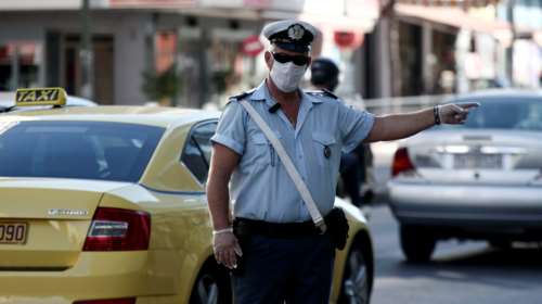 Κορονοϊός: Πάνω από 400 παραβάσεις σε όλη τη χώρα - Για μάσκες, αποστάσεις και ωράρια μαγαζιών