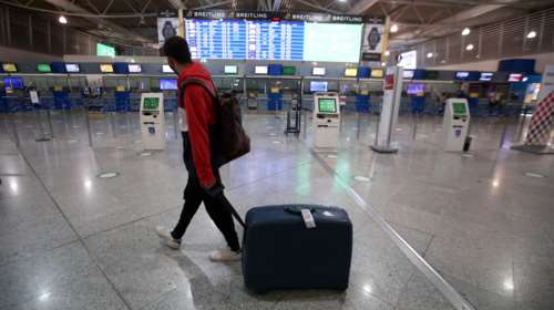 Κορονοϊός - Βρετανία: Θα επιτραπεί στους φοιτητές να επιστρέψουν στα σπίτια τους για τα Χριστούγεννα