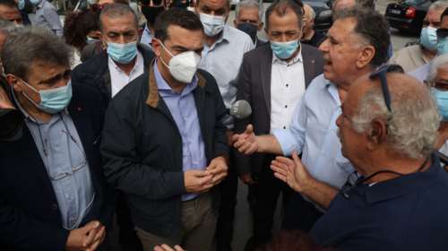 Με μαντινάδα υποδέχτηκαν τον Αλέξη Τσίπρα στο Αρκαλοχώρι: &quot;Να δοθούν γρήγορα αποζημιώσεις&quot;, ζήτησε ο πρόεδρος του ΣΥΡΙΖΑ