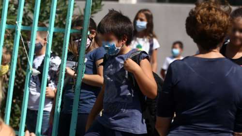 Κορονοϊός: Τι πρέπει να κάνουν γονείς και καθηγητές, σε περίπτωση που εμφανιστεί κρούσμα σε σχολείο