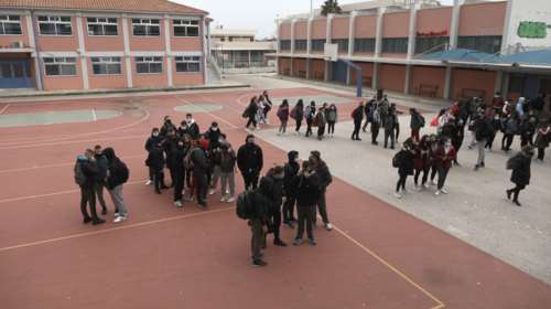 Σχολεία: Σενάριο για ματαίωση προαγωγικών εξετάσεων, μείωση ύλης και λιγότερες διακοπές το Πάσχα