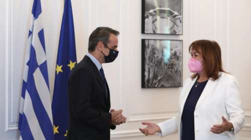 Συνάντηση Μητσοτάκη με την Επίτροπο Ντουμπράβκα Σουίτσα - Μήνυμα στους νέους για το μέλλον της Ευρώπης