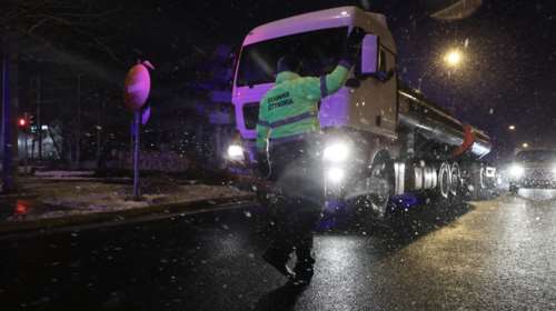 Κακοκαιρία &quot;Μήδεια&quot;: Κλειστή η Εθνική Αθηνών-Λαμίας - Πού έχει διακοπεί η κυκλοφορία στην Αττική