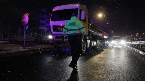 Κακοκαιρία: Διεκόπη η κυκλοφορία στη λεωφόρο Πάρνηθας λόγω χιονόπτωσης