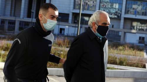 Δίκη ψευτογιατρού: Μας έλεγε ότι θα γίνει καλά και όταν πέθανε, μας είπε ένα ξερό &quot;ζωή σε σάς&quot; - Του δώσαμε 6.000€ για... βότανα Πηλίου