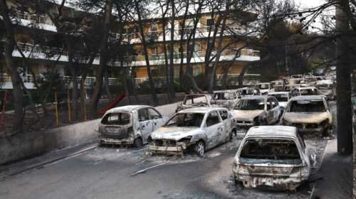 Δίκη για το Μάτι: &quot;Λύγισε&quot; το ακροατήριο - &quot;Εγώ δεν κάηκα αλλά έχει καεί η ψυχή μου - Eίμαστε τρία κομμάτια κρέας που απλώς υπάρχουμε&quot;