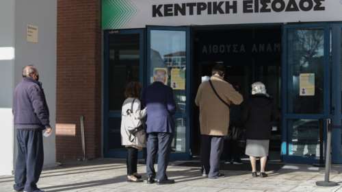 Τρίτη δόση εμβολίου - Κοντογεώργης: Σκέψεις να γίνει υποχρεωτική στους άνω των 65