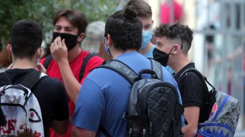 &quot;Ψεκασμένος&quot; εκπαιδευτικός στην Άρτα: Αρνήθηκε να βάλει μάσκα στο σχολείο