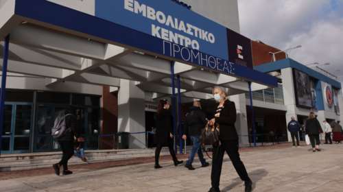 Μετάλλαξη Όμικρον - Θεμιστοκλέους: Ασπίδα η τρίτη δόση