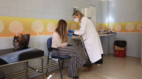 Κορονοϊός: Πιθανή τα επόμενα χρόνια μια ετήσια δόση εμβολίου