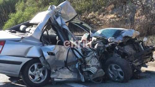 Σοκαριστικό τροχαίο στον ΒΟΑΚ: Νεκρή μία 52χρονη - ΙΧ συγκρούστηκε με φορτηγάκι [εικόνες]