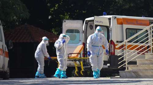 Στη δίνη του κορονοϊού η χώρα: Πάνω από 1.000 κρούσματα σε μόλις πέντε μέρες - Οι μεγάλες εστίες διασποράς