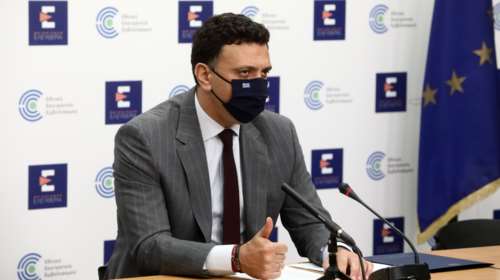 Έκκληση Κικίλια στους ανεμβολίαστους: Εμβολιαστείτε για τις οικογένειές σας - Τι είπε για τη μάσκα σε εξωτερικούς χώρους [βίντεο]