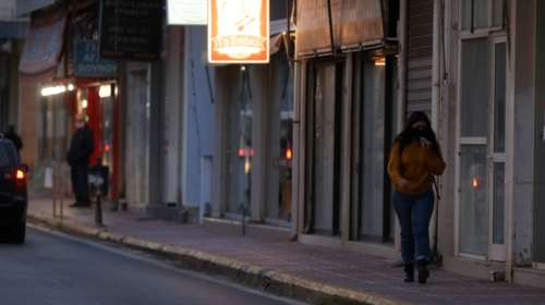 Ετσι θα γινει η άρση του lockdown: Οι ημερομηνίες - κλειδιά για σχολεία, λιανεμπόριο, εστίαση