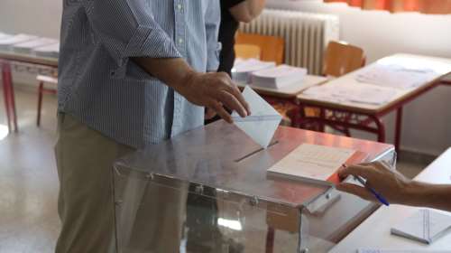 Δημοσκόπηση Pulse: Πρώτη η ΝΔ με 19% διαφορά, &quot;κολλημένος&quot; και με Κασσελάκη ο ΣΥΡΙΖΑ - Δυσαρέσκεια για την κυβέρνηση