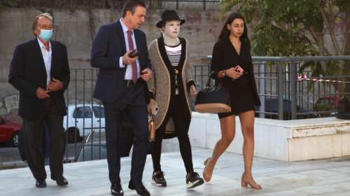 Δίκη για βιτριόλι: &quot;Γυναίκα συνεργός της Κακαράντζουλα&quot; - Παρακολουθούσε με &quot;tracker&quot; τις κινήσεις της Ιωάννας