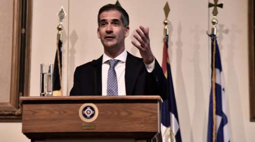 Μπακογιάννης: Προσδοκώ ο πρώτος γάμος ομόφυλου ζευγαριού να γίνει στο δημαρχείο της Αθήνας