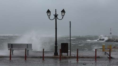Άστατος ο καιρός την Τρίτη - Βροχές, πτώση της θερμοκρασίας και βοριάδες έως επτά μποφόρ