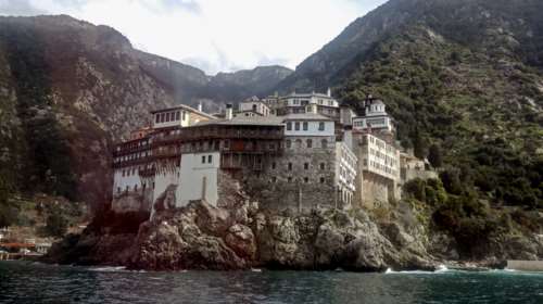 Κορονοϊός: Κλειστό για τους προσκυνητές το Άγιο Όρος έως τις 10 Μαΐου