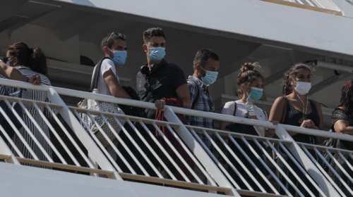 Τέλος οι μάσκες από σήμερα: Πού θα παραμείνουν υποχρεωτικές - Πώς θα ταξιδεύουμε το καλοκαίρι