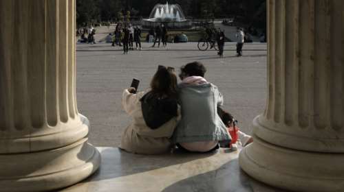 Κορονοϊός: Σχεδόν 2.500 τα νέα κρούσματα στην Αττική, 329 στη Θεσσαλονίκη - Η κατανομή ανά περιοχή