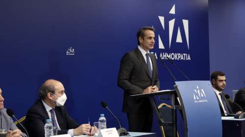 "Απάντηση" Μητσοτάκη σε Τσίπρα: Πράγματι, έκλαιγαν οι συνταξιούχοι έξω από τα ΑΤΜ το 2015 [Βίντεο]
