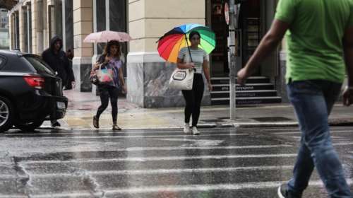Αλλάζει το σκηνικό του καιρού με βροχές και καταιγίδες – Αισθητή πτώση της θερμοκρασίας