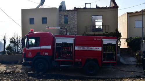 Φωτιά στην Αχαΐα: Ολονύχτια μάχη στη Δροσιά - Οριοθετήθηκε η φωτιά στην Ελεκίστρα [εικόνες -βίντεο]