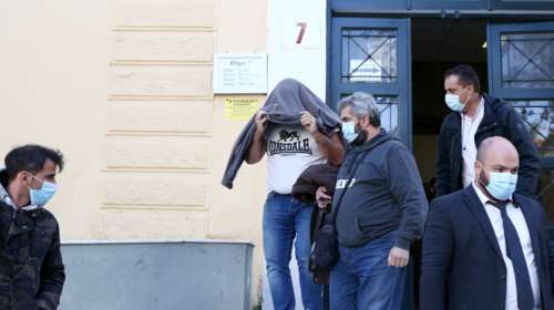 Μοσχάτο: Ξεσπά ο πατέρας της 11χρονης - &quot;Μάθαμε τι έγινε από την κόρη μας και όχι από τον διευθυντή&quot;