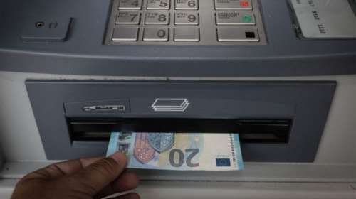 Απίστευτο: Καρκινοπαθής συνταξιούχος λαμβάνει μόλις 12,5 ευρώ σύνταξη [βίντεο]