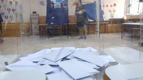 Δημοσκόπηση Interview: Το 53% ζητά πρόωρες εκλογές - Στο 22% η ΝΔ, δεύτερη η Κωνσταντοπούλου