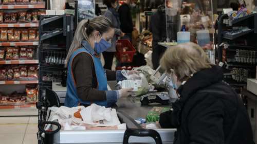 Ιλιον: Ανατροπή στην υπόθεση της ηλικιωμένης που έκλεψε τρόφιμα από σούπερ μάρκετ- Αποσύρει τη μήνυση η Lidl