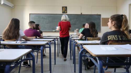 Σχολεία: Με μοριακό ή rapid τεστ θα επιστρέψουν οι ανεμβολίαστοι εκπαιδευτικοί στις αίθουσες