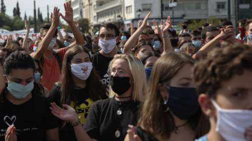 Καταλήψεις σχολείων: ΚΚΕ κατά Κεραμέως- &quot;Προσπαθεί να εκβιάσει τους μαθητές&quot;