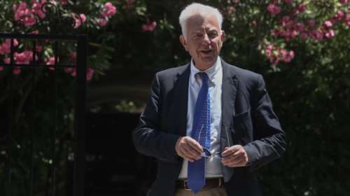 Πικραμμένος: Ανθρωπιστικό καθήκον ο εμβολιασμός - Τα δικαστήρια θα κρίνουν την συνταγματικότητα της υποχρεωτικότητας