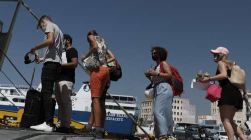 Αδειάζει η Πάρος μετά τα δεκάδες κρούσματα κορονοϊού και την εφαρμογή των αυστηρών μέτρων