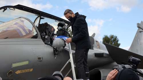 Tα πρώτα 6 Rafale στην Αθήνα - Μητσοτάκης: Δεν θα πάρουμε την άδεια κανενός για τους εξοπλισμούς μας [εικόνες - βίντεο]