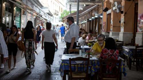 Υπ. Τουρισμού: Πώς θα μπαίνουν σε κλειστούς χώρους πολίτες τρίτων χωρών