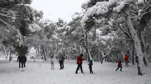 Meteo: Τσουχτερό κρύο την Πέμπτη - Παγετός, βροχές, χιόνια ακόμη και στην Αττική