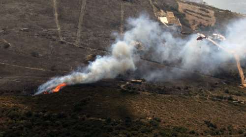 Φωτιές: Συγκλονιστικές εικόνες μέσα από το πιλοτήριο των Canadair - Οταν οι πιλότοι πολεμούν το πύρινο &quot;θηρίο&quot; [Βίντεο]
