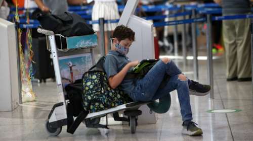 Αλλαγές στις πτήσεις εσωτερικού: Με self test θα ταξιδεύουν οι ανήλικοι 4-11 ετών - Τι ισχύει για τους υπόλοιπους