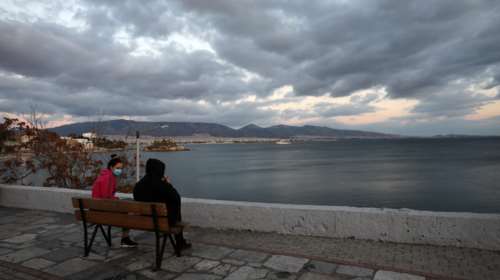 Νέο lockdown: 4,7 εκατ. SMS την πρώτη μέρα - Tι ισχύει για ζευγάρια, ελαιοπαραγωγούς και χειμερινούς κολυμβητές