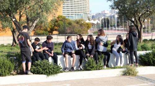 Σε κρίσιμο σημείο η υγεία των εφήβων, προειδοποιεί το Lancet