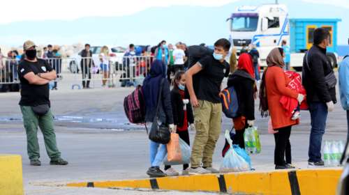 Πάνω από 2.000 πρόσφυγες έφυγαν από τη Λέσβο σε ένα μήνα - Σε καραντίνα οι 27 που έφτασαν στο νησί