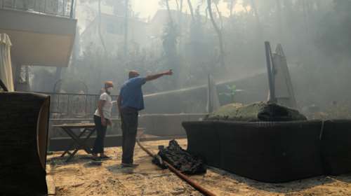 Φωτιά στη Σταμάτα: Νέο μήνυμα από το 112 στους κατοίκους - &quot;Κλείστε παράθυρα και καμινάδες&quot;