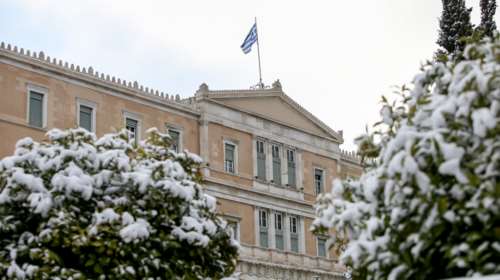 Αναστέλλει τις εργασίες της η Βουλή λόγω της κακοκαιρίας &quot;Ελπίς&quot;