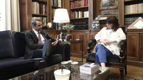 Συνάντηση Σακελλαροπούλου - Μητσοτάκη στο Προεδρικό Μέγαρο